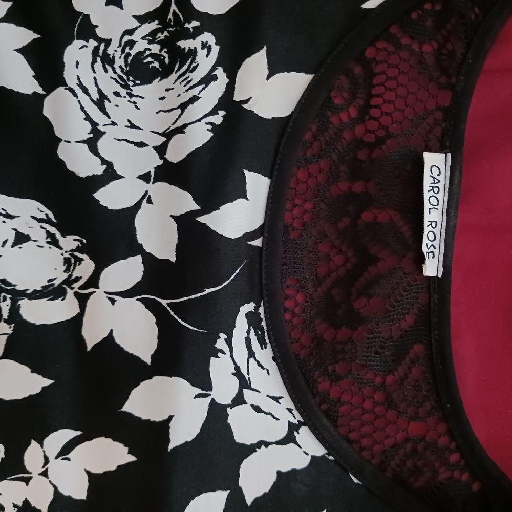 Carol Rose Black and White Floral Blouse - Picture 8 of 9